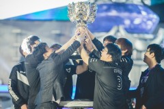 俄罗斯玩英雄联盟为何延迟高